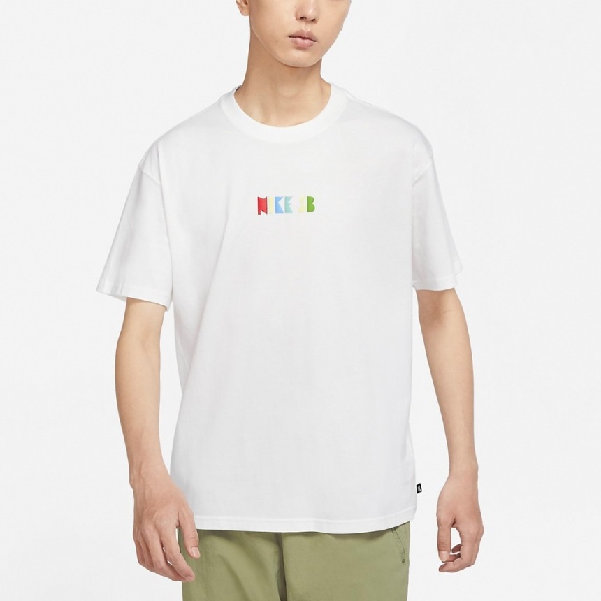 [해외] 나이키 NSW SB 로고 프린팅 러닝 남녀공용 반팔 티셔츠 DQ1859-100